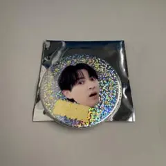 M!LK のぞいてみるく？展 吉田仁人 ホログラム缶バッジ