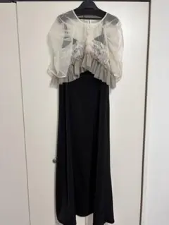 シースルーフリル付きブラックロングドレス