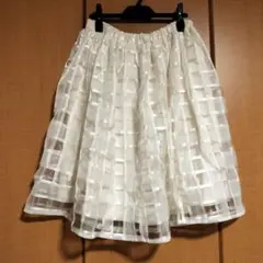 フレアスカート　ホワイト　チェック　重ね　シアー　透け感　大きめサイズ