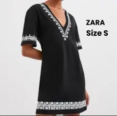ZARA Ｖネック　トップス　刺繍　ミニワンピース　花柄　ブラック　綿100 S