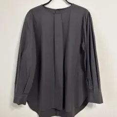 チャコールグレー ギャザー ブラウス くるみボタンのサムネイル