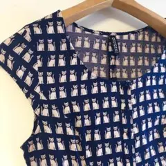 美品【新品未着用】H&M 猫柄ワンピース