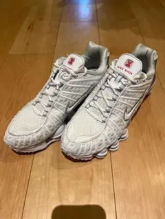 NIKE SHOX TL ホワイトメタリックシルバー （極美品）