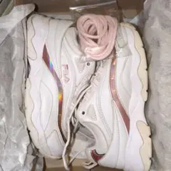 【再々再値下げ】FILA ハイカットスニーカー ホワイト/ピンク