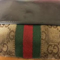 グッチ折りたたみ財布