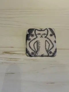 【minä perhonen】ミナペルホネン　サンキューベリーバッジ