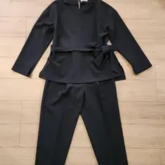 フォーマルに ブラックパンツスーツ ウエストリボン付き