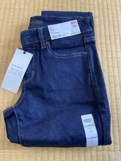 UNIQLO ダークブルー ハイウエストデニム 23