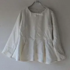 elgna 　フレアシルエット 長袖トップス　 アイボリー　(M)