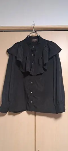 axes femme★フリルブラウス 黒