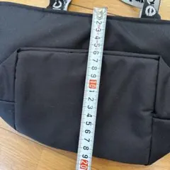 ニューバランス 黒のナイロン製トート保冷バック　お弁当に使える