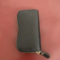 黒レザーキーケース ジッパー式 6連キーホルダー付き 本革 金具ゴールドカラー