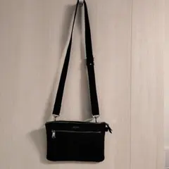 ultima ブラック ショルダーバッグ