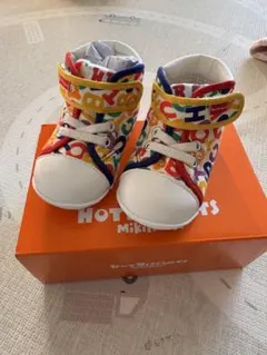 新品　ミキハウス ホットビスケッツ ロゴ総柄 ファーストベビーシューズ