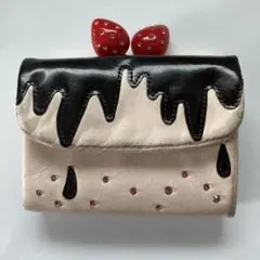 希少美品✨ツモリチサト ニつ折り財布 がま口 いちごモチーフ ブラウン Amazon | [ツモリチサト] がま口長財布 いちご レディース ベージュ