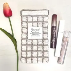 ⚫︎ハンドメイド⚫︎ グラフチェックバネ口ポーチ　ホワイト×ベージュ