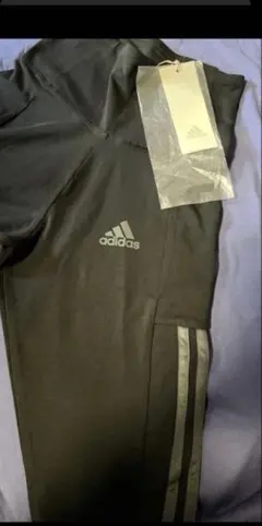 ラスト1点　adidas ブラック タイトフィット レギンス XS 新品のサムネイル