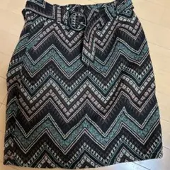 ジグザグパターン タイトスカート ベルト付き