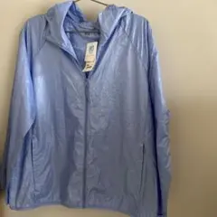 ユニクロ　ライトポケッタブルブルパーカー