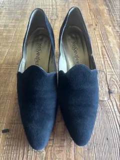 Yves Saint Laurent ブラック スエード パンプス