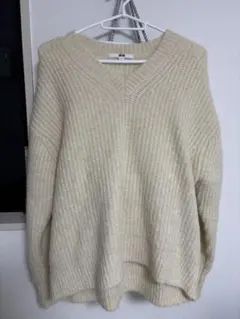 UNIQLO クリーム色 長袖ニット Mサイズ