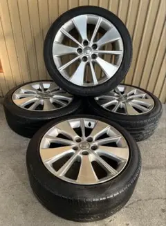 200系クラウン純正タイヤ18インチ 5穴 PCD114.3小さなキズスレ有り