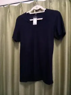 美品シェラック VネックTシャツ 黒　46のサムネイル