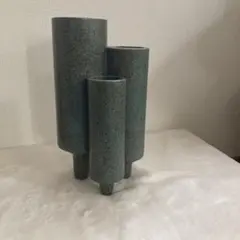 青緑色の陶器製3連花瓶 3本脚