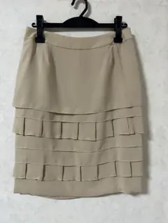 LANVIN♡ベージュ ティアードスカート ひざ丈のサムネイル