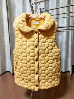 子供用 黄色いダウンベスト 春秋物 130センチ