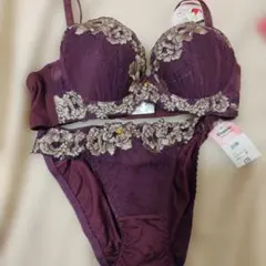 パープル花柄刺繍ブラジャーショーツセット　訳あり♥C75Lです☆