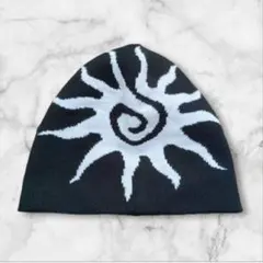 【ラスト1点】ニット帽　ビーニーsol 黒色おしゃれ海外　ユニセックスストリート