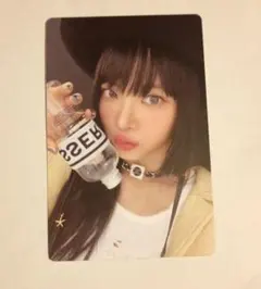 LE SSERAFIM 　ウンチェトレカ