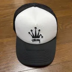 STUSSY トラッカーキャップ ホワイト/ブラック Stussy トラッカーキャップ ホワイト/ブラック - メルカリ
