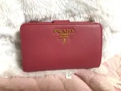 PRADA ピンク 二つ折り財布
