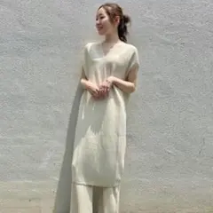 【新品未使用タグ付き】UNIQLO 3Dニットコクーンワンピース（ノースリーブ）