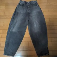 ダークグレー バギーデニムパンツ