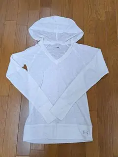 【UNDER ARMOUR】フード　長袖トップス 薄手