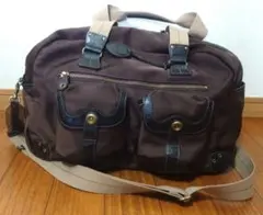 ブラウン　ボストンバッグ　ナイロンとレザーのコンビ　ショルダーバック