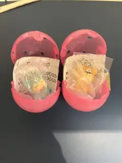 バンダイガチャ　クレヨンしんちゃんめじるしアクセサリー　みんなでくまパジャマ