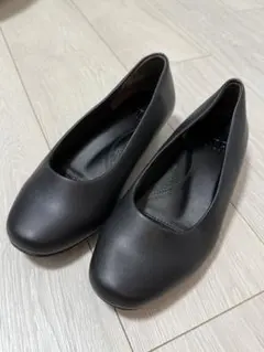 黒 フラットシューズのサムネイル