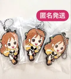 ワンピース ナミ ロビン ラバーキーホルダー - メルカリ