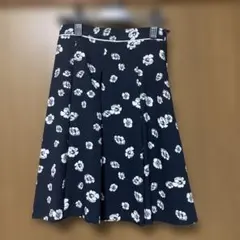 【美品】Brooks Brothers 花柄 フレアスカート ネイビーのサムネイル