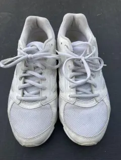 中学校　運動靴　スニーカー　ミヅノ　ミズノ