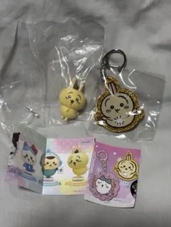 カプセルトイ　ちいかわ　うさぎ　サンリオ　アクリルキーホルダー