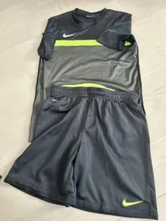 Nike 黒/ライムグリーン　キッズL