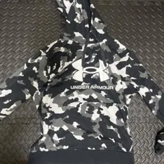 UNDER ARMOUR 迷彩柄 パーカー