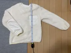 gu クリーム色 フリース ジャンパー