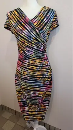 【美品】ラップスタイルの多色ストライプワンピース