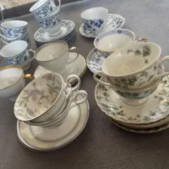 ノリタケ、ウイリアムモリス カップ＆ソーサーその他まとめ売り ノリタケ、ウイリアムモリス カップ＆ソーサーその他まとめ売り - メルカリ